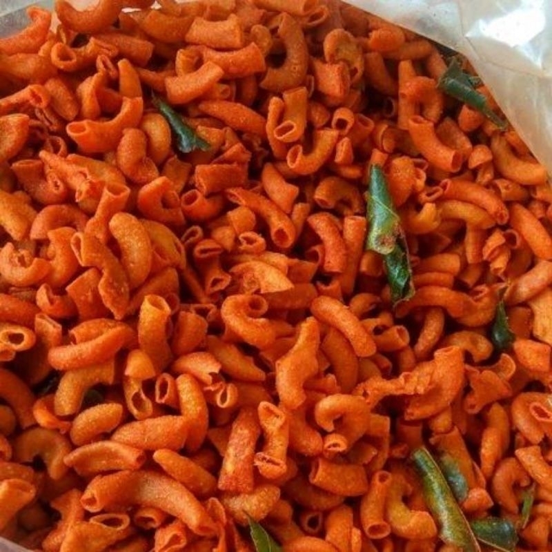 

Makaroni spiral pedas, makaroni sepat pedas, basreng pedas, stik balado tes.