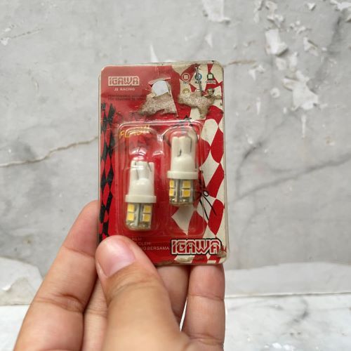 Bohlam LAMPU SEN COLOK LAMPU LED BIRU MERAH KUNING 7 WARNA