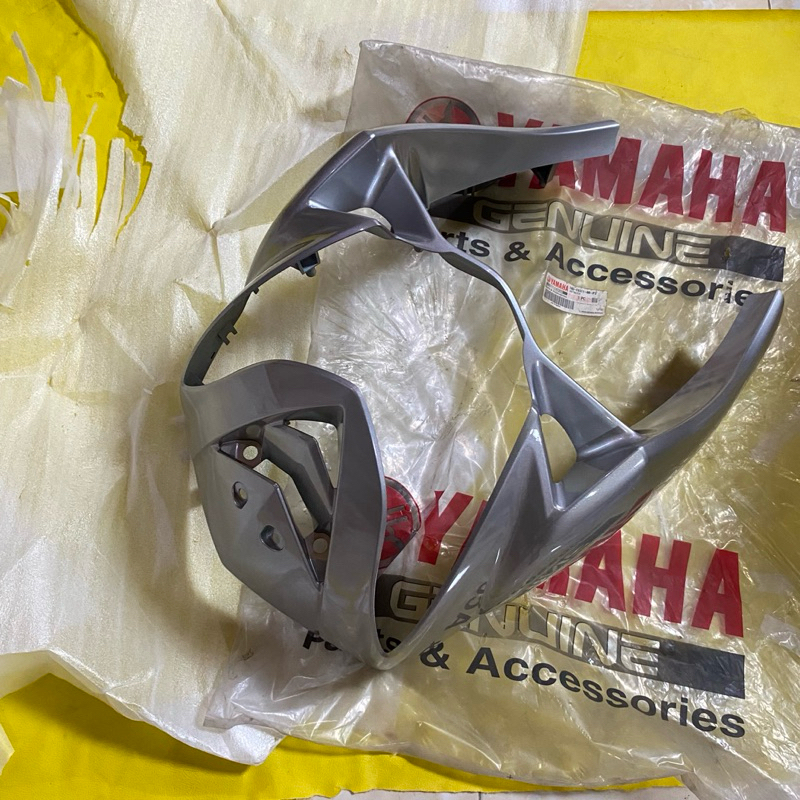 tameng cover Body depan Yamaha mio Soul karbu original YGP warna silver 14D-F8311-00-p3