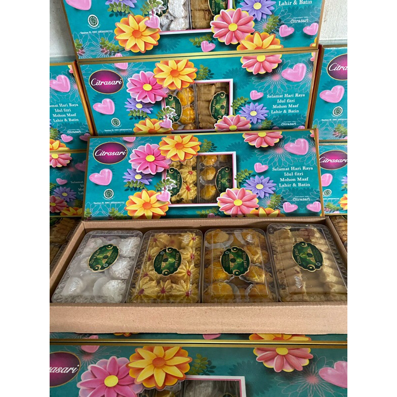 

Paket Kue Kering Hampers Lebaran
