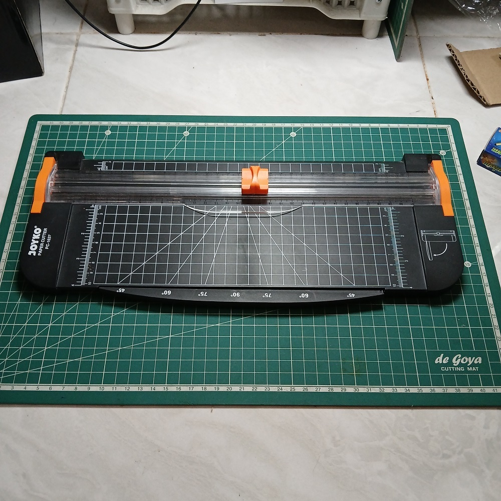 

(bekas) JOYKO PAPER CUTTER PC-1637 ukuran A4