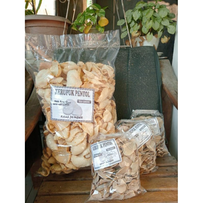 

krupuk pentol, tango, nabati, gerry egg roll