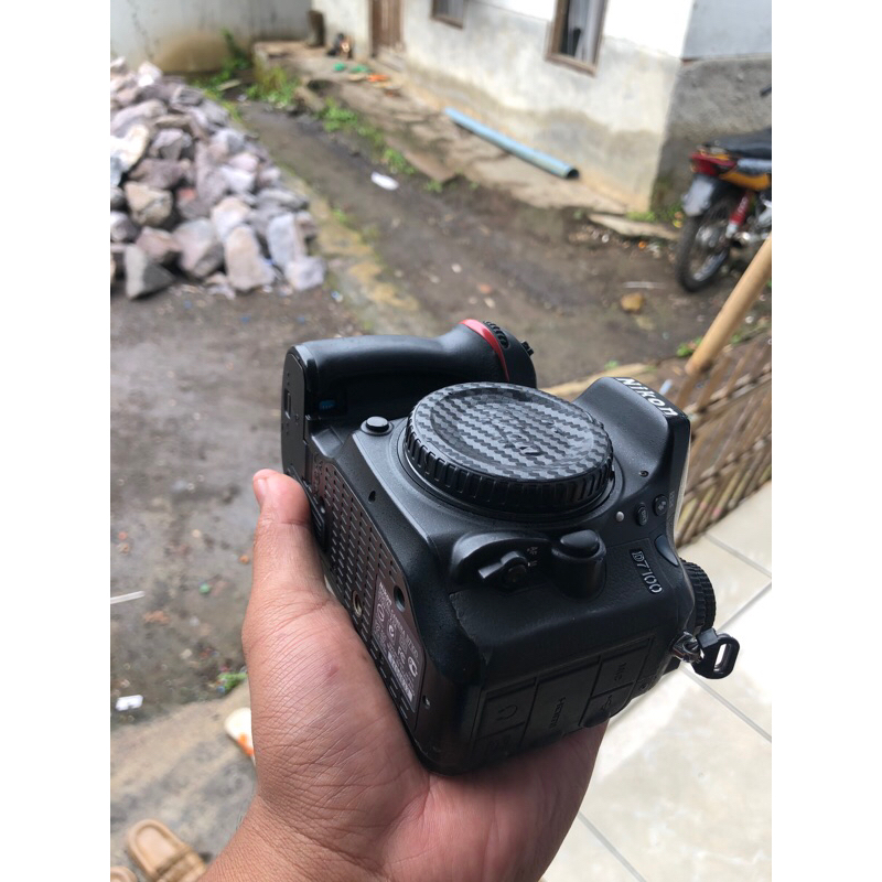 NIKON D7100 + LENSA 80-200mm F2.8 GEN 3