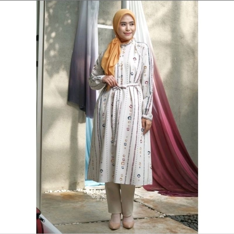 Zoya Tunik Hervira Shibori midi dress