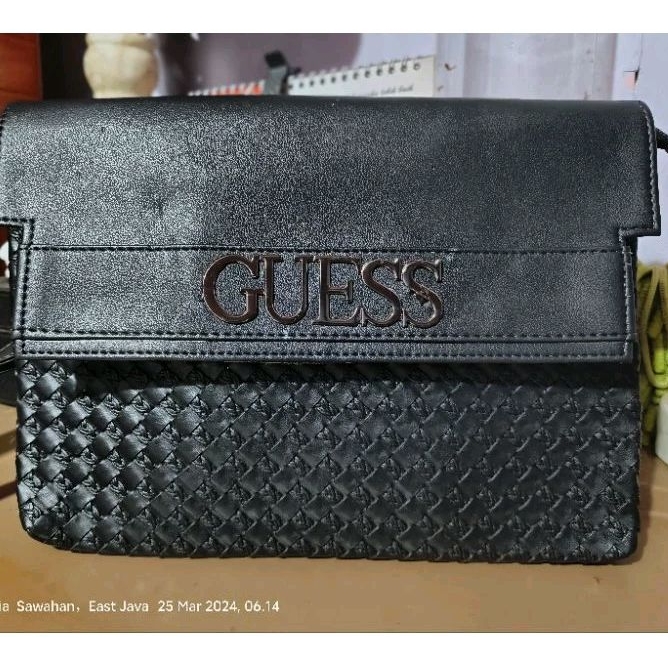 preloved clutch guess