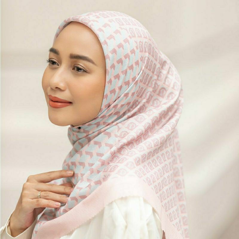 HIJAB VOAL SEGIEMPAT PREMIUM ZYTADELIA GEONOIA SERIES