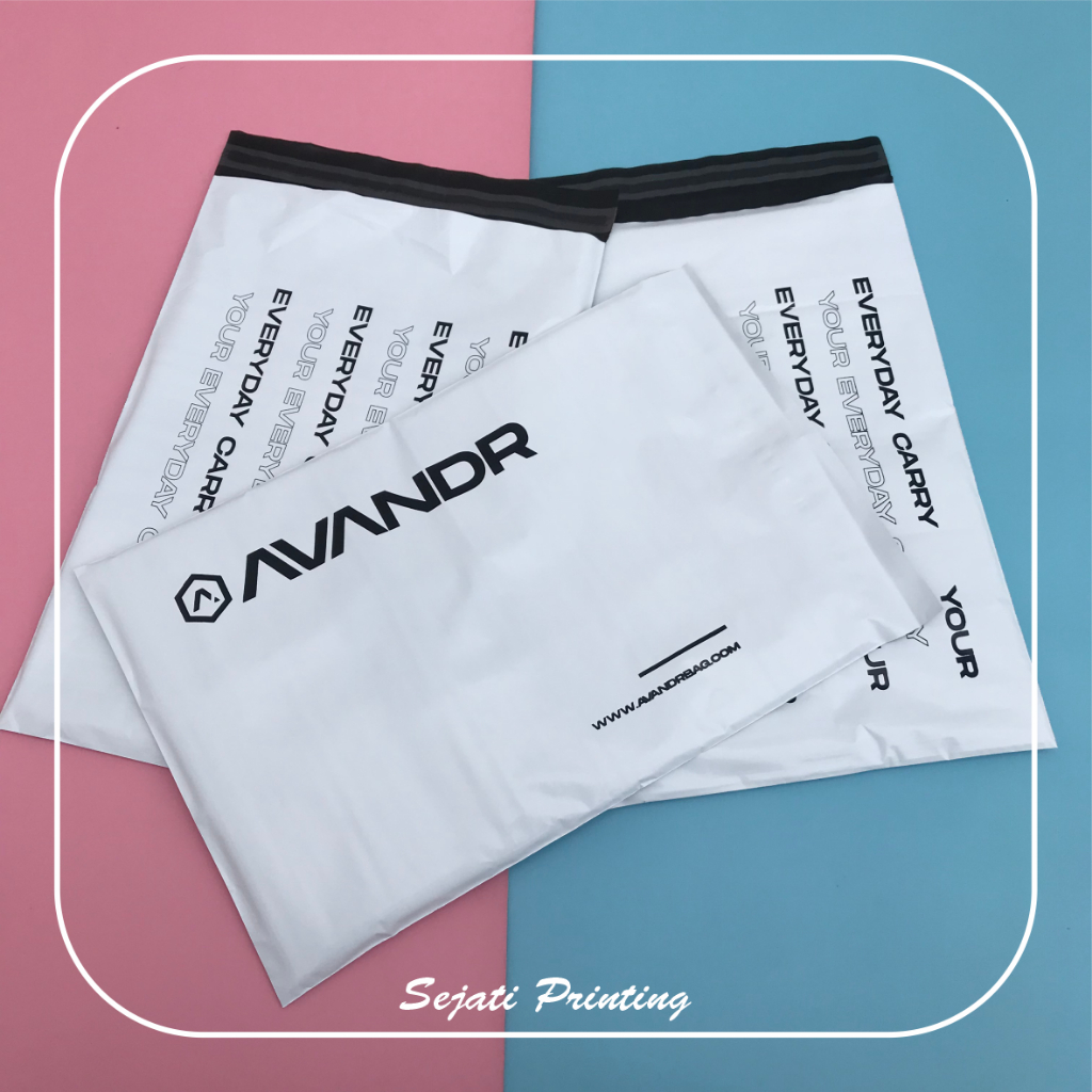 

Sablon Plastik Murah 28x42cm, FREE DESAIN - SEJATIPRINTING - POLYMAILER PUTIH