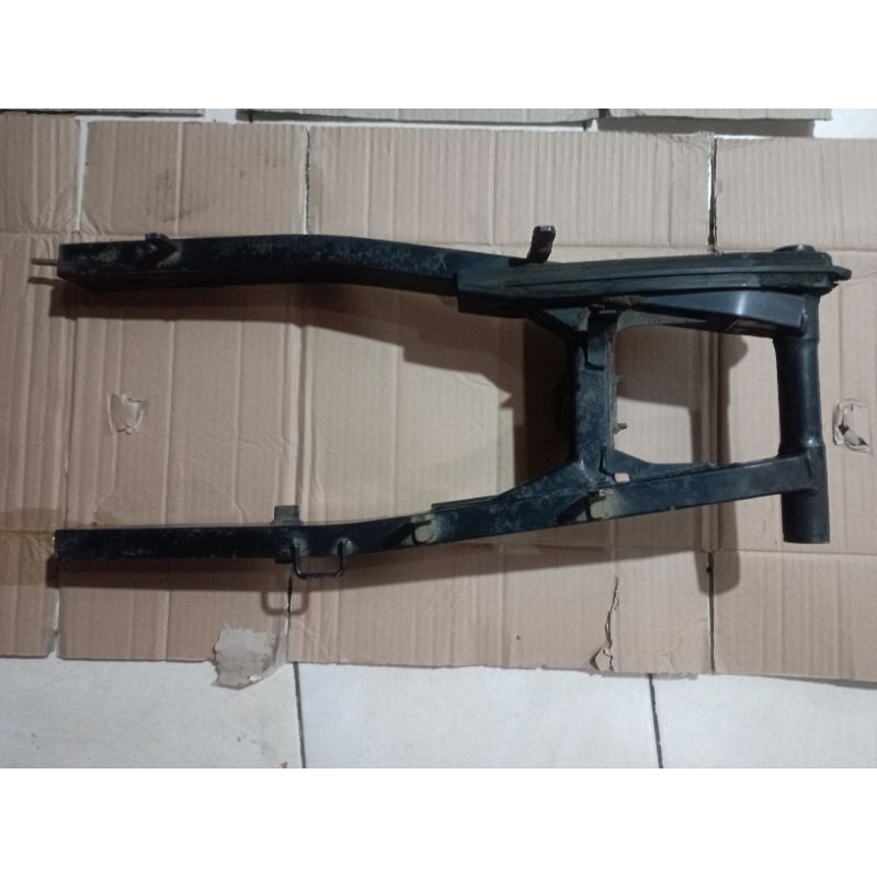 swing arm CB 150r old K15 original