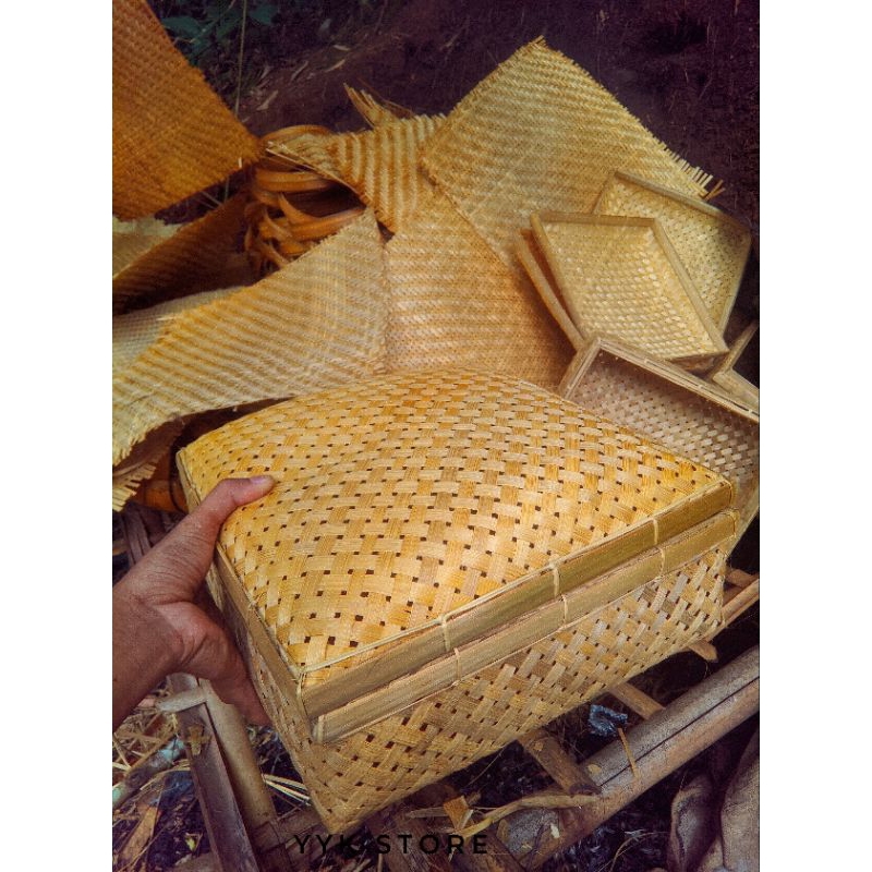 

Box Seserahan Bambu 25x25cm / Sokase Bambu / Hampers