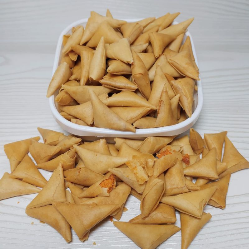 

SAMOSA ABON / SAMOSA ISI ABON AYAM