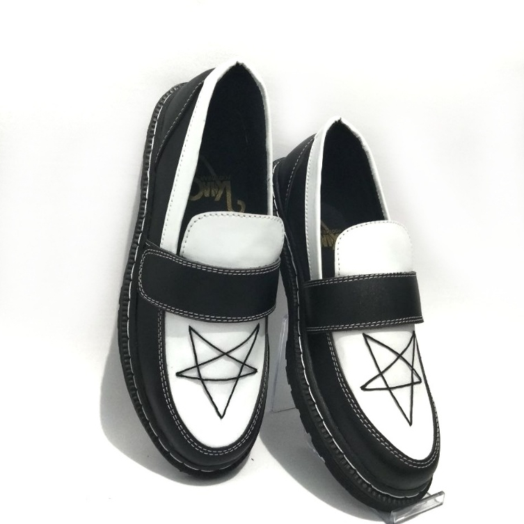 Sepatu Penny Loafers Docmart Bintang Hitam Putih Vintage Pria Wanita Casual Formal