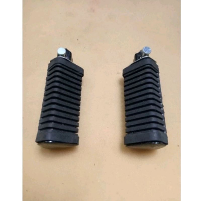 footstep belakang Suzuki rc100 bravo crytal