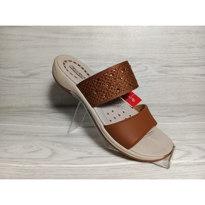 sandal wanita Nucleus Snow 12