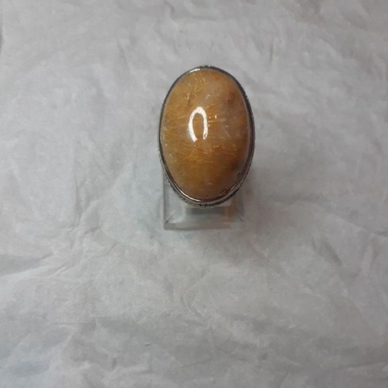 Batu cincin  cendana serat emas