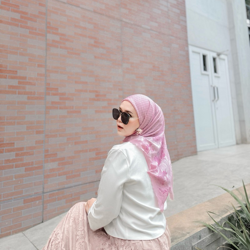 La Vierra - Rosenation Series Hijab Segiempat Printing