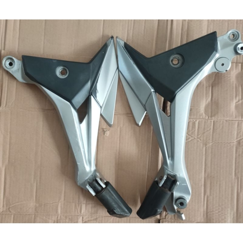 pijakan kaki belakang postep supra 125 fi footstep fi 125 step Supra x 125 fi asli copotan motor ori