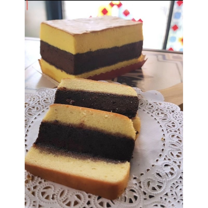 

Hampers Hantaran Kue Lebaran - Lapis Surabaya Premium