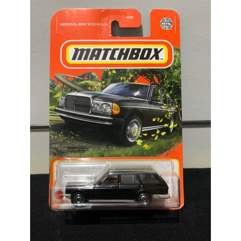 Matchbox Mercedes Benz w123 Wagon / Mercedes Benz w123 Wagon / Mercedes Wagon Hitam