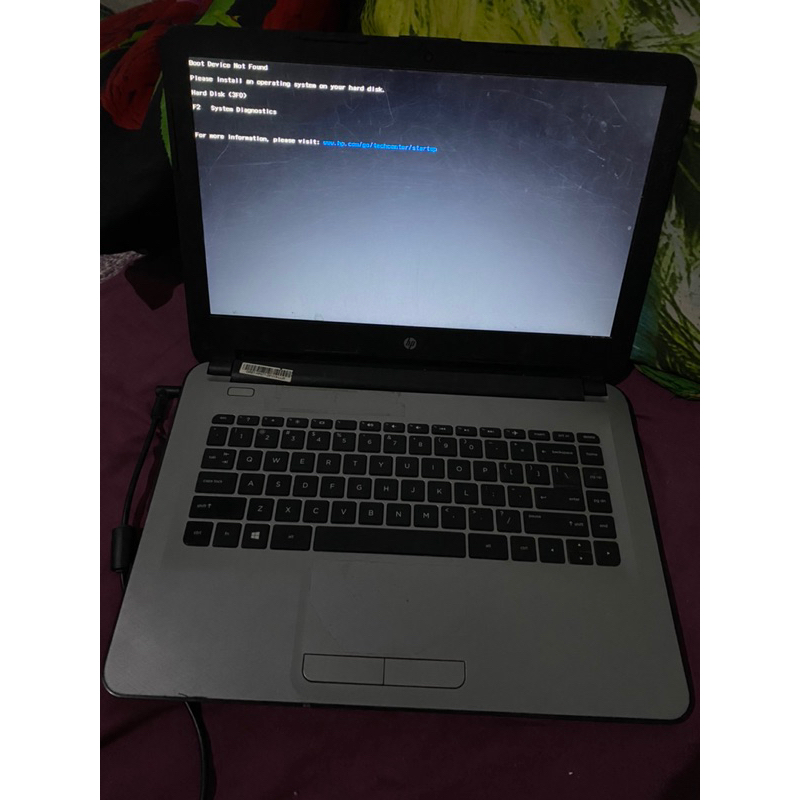 laptop hp 14-af118AU minus keluar tulisan sesuai foto gambling kelengkapan laptop dan cas btrei drob