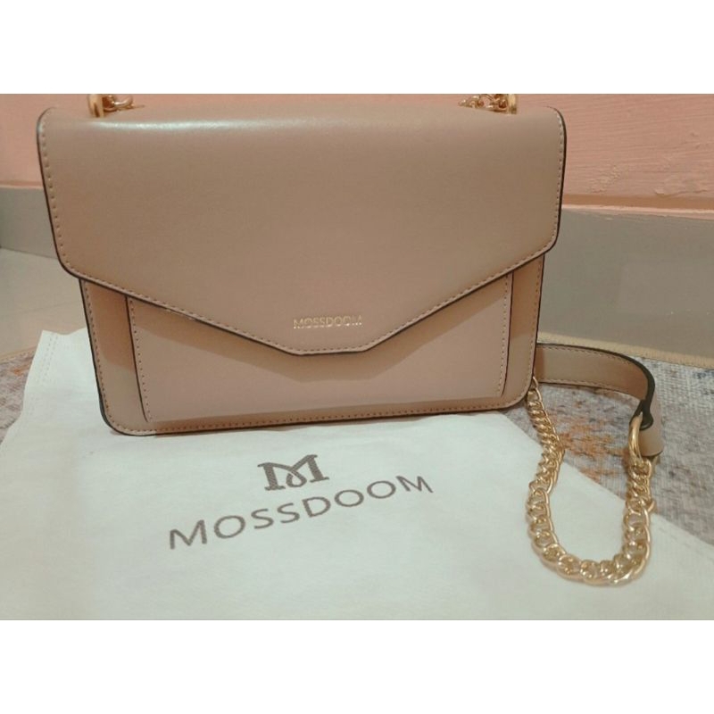 Moosdom preloved tas selempang *mint condition*