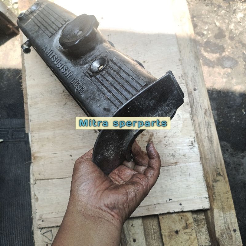 Tutup mesin dek klep mesin Mitsubishi L300 diesel kuda diesel copotan orisinil