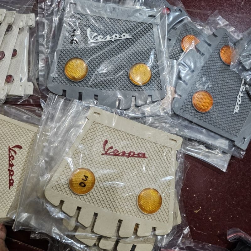 Kepet Air Mudlaf Vespa Bahan Tebal Matakucing Besar