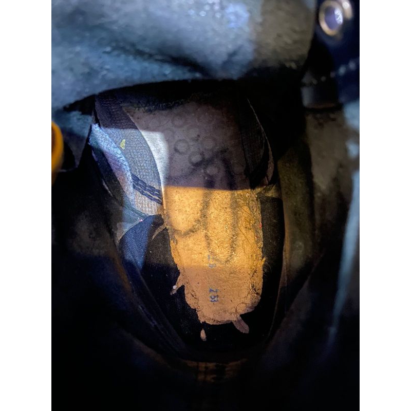 sepatu pria Dr Martens