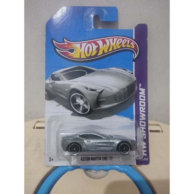 Hotwheels HW Showroom 2012 - Aston Martin One-77