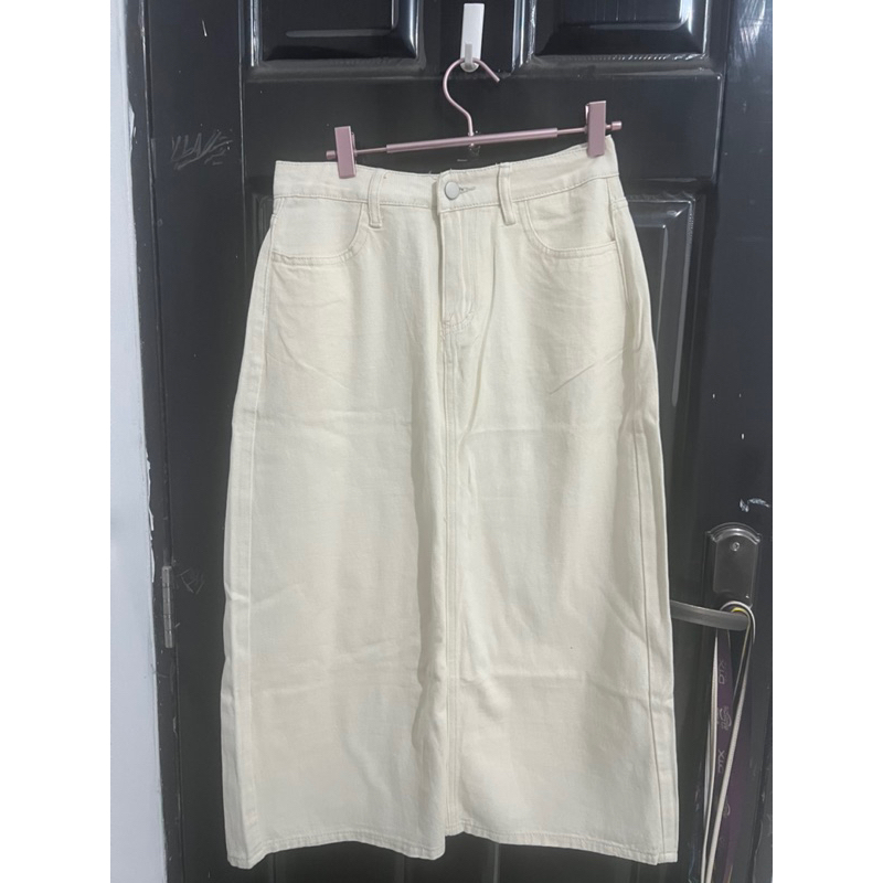 Rok Denim Putih Alen