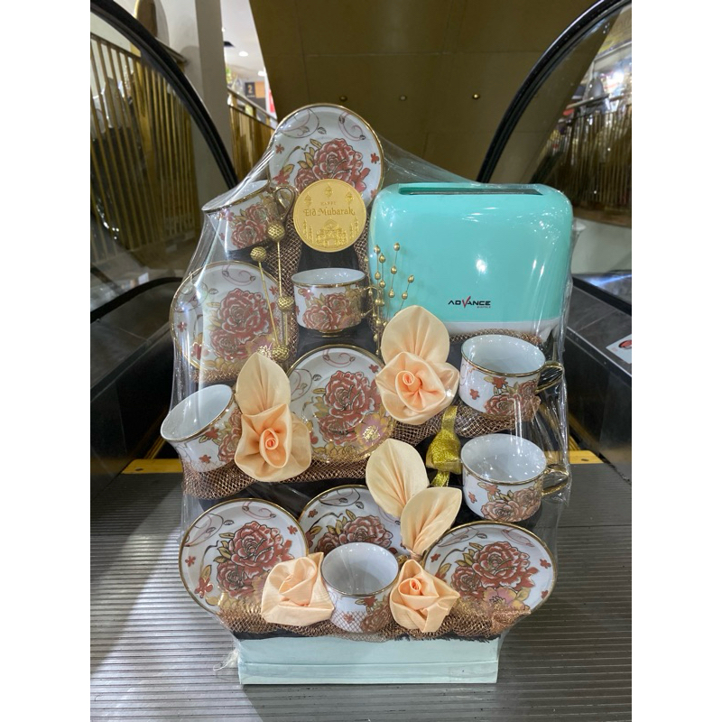 

parcel tea set flower/parcel cangkir/parcel piring tatakan/parcel panggang roti/parcel hampers lebaran