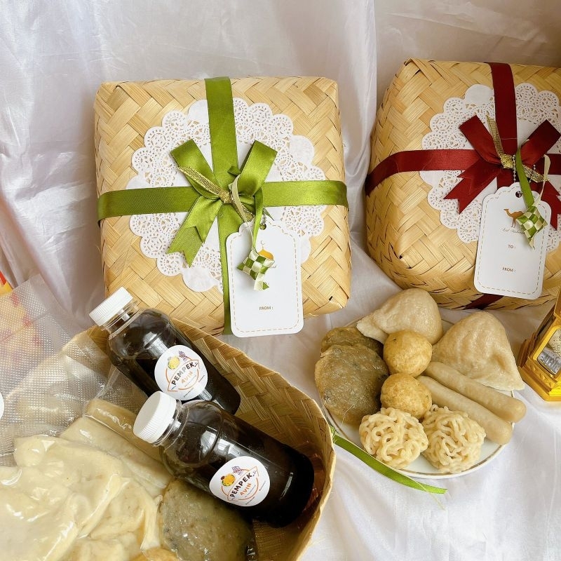 Hampers Pempek Palembang Asli / Hampers Besek Bambu / Parcel Pempek Palembang Asli / Parcel Idul Fit