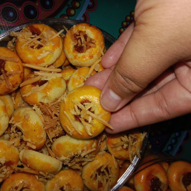 

NASTAR WISMAN (KUE KERING )