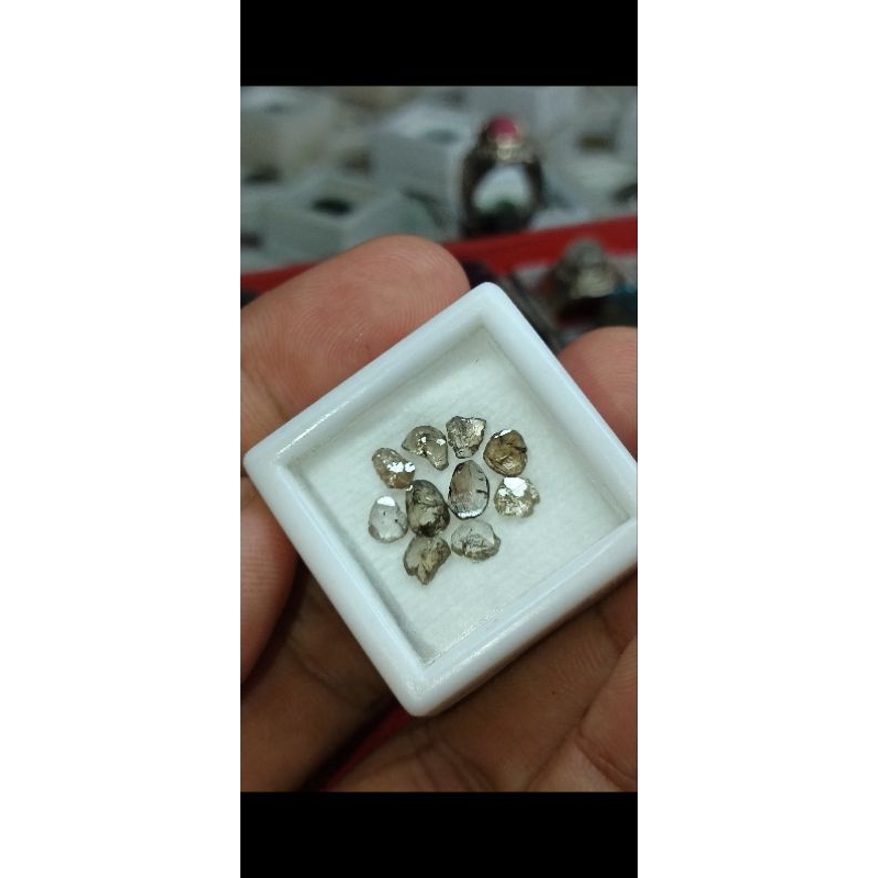 PAKET MURAH DIMENSI 3,7-4,5MM-+ INTAN BANJAR/BERLIAN MENTAH/BAHAN BERLIAN CUTTING CLASIK