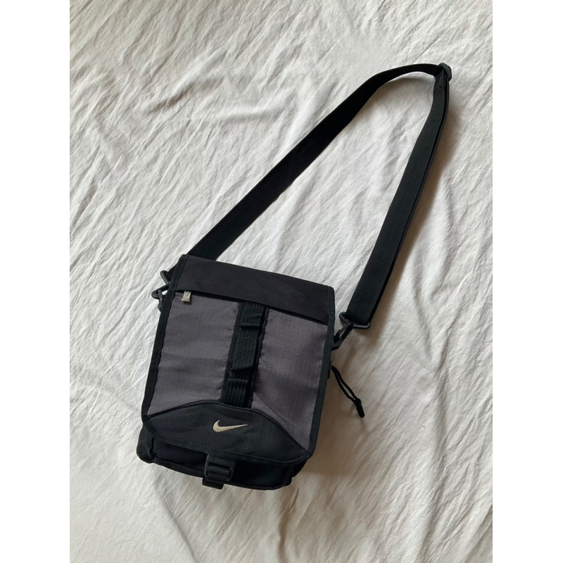 Vintage Nike Mini Sling Bag