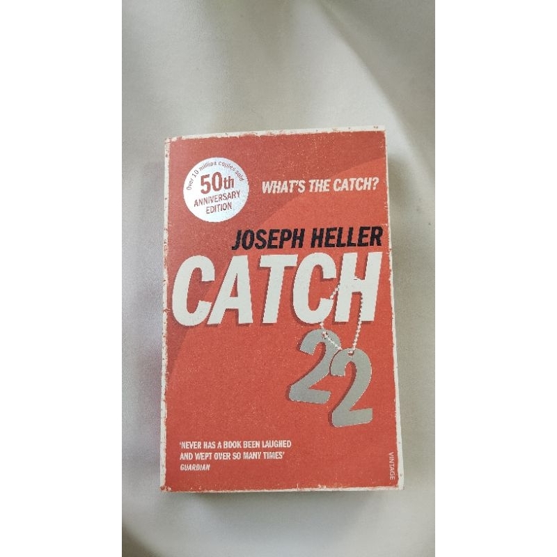 Catch 22 - Joseph Heller ( PRELOVED, ORIGINAL)