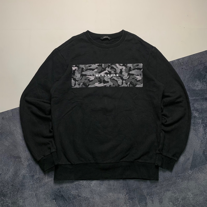 Crewneck BlackYak