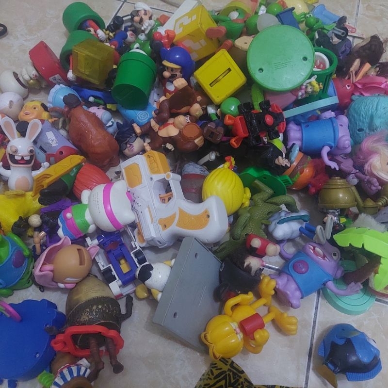 MAINAN MCD KILOAN HAPPY MEAL KONDISI BERSIH MAINAN RANDOM PRELOVED