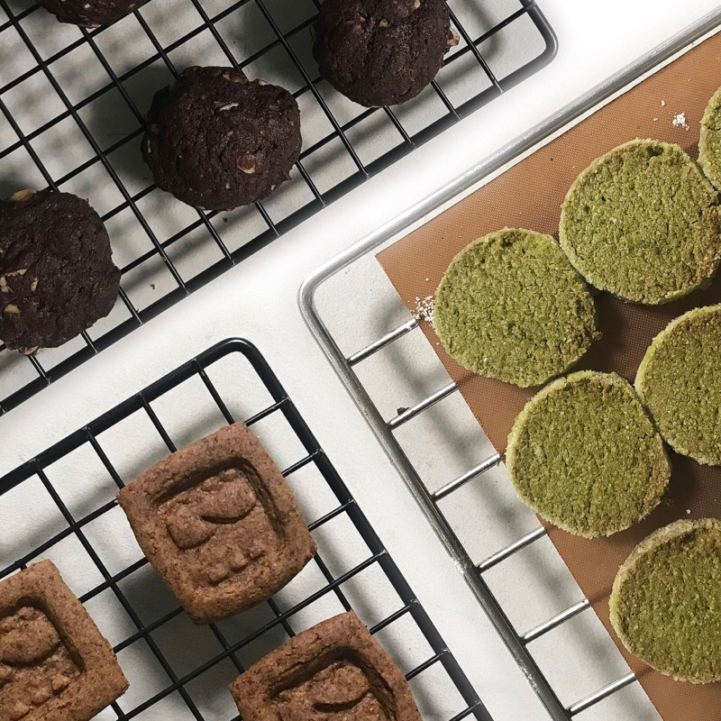 

MAKAN AJA COOKIES - Gingerbread Cookies - Matcha Sable Cookies - Oatmeal Choco cookies