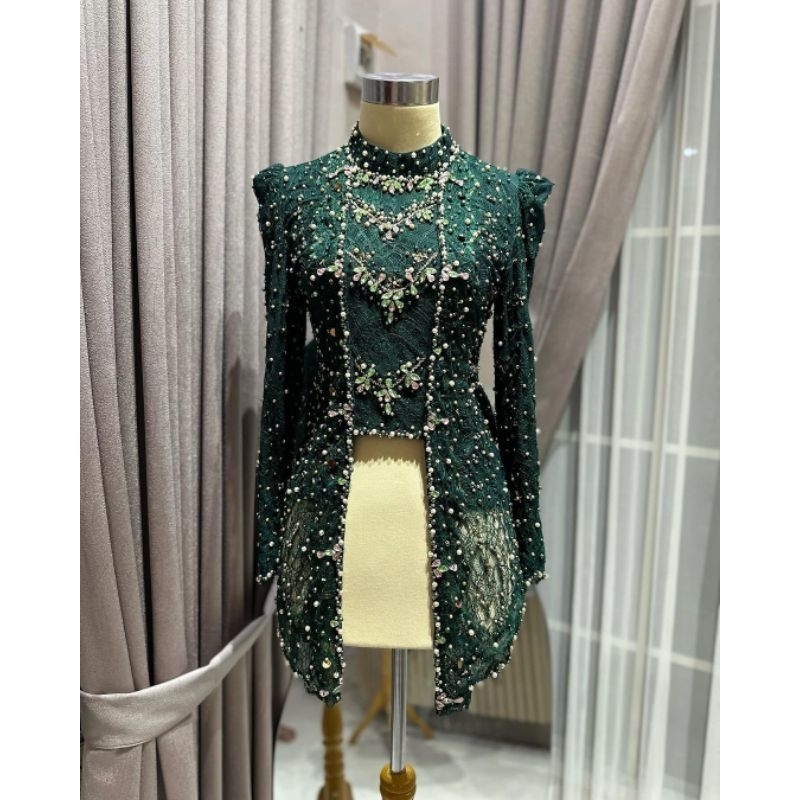 kutubaru modern payet kebaya untuk tunangan dan wisuda