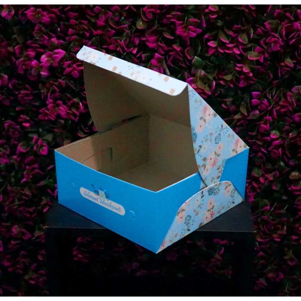 

RB 100 Pcs Dus Kue Ukuran 15x15, Snack Box 15x15