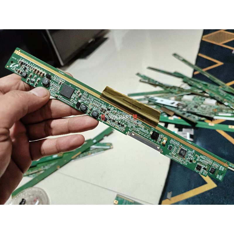 PLM 32T12 TIKON TCON LCD TICON TV POLYTRON LED PLM32T12