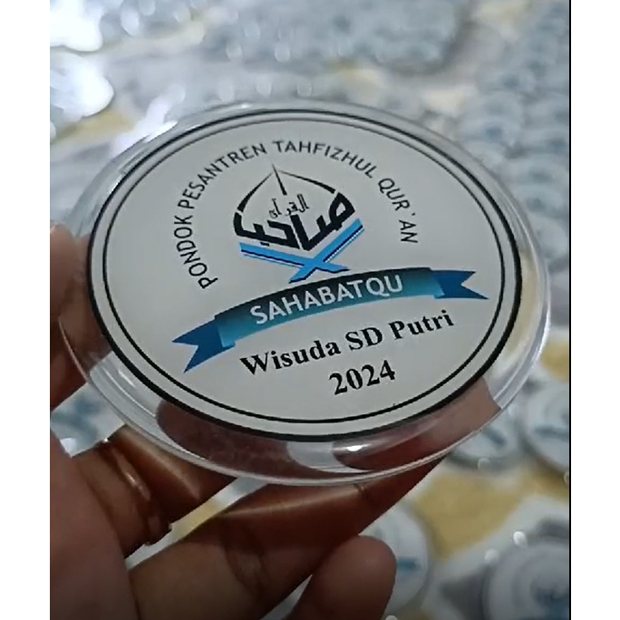 pin samir wisuda akrilik lapis resin