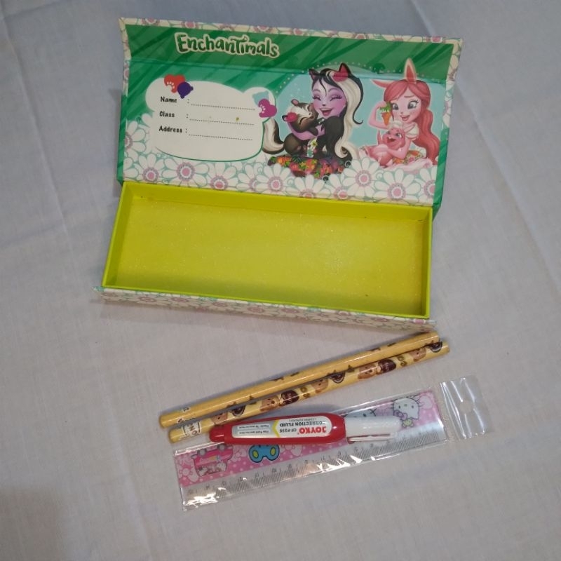 

tempat pensil sekolah