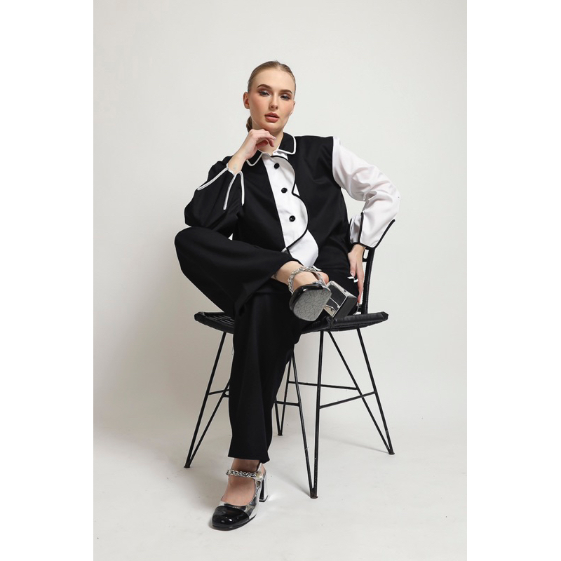 Bloom et Champs Scalloped Shirt