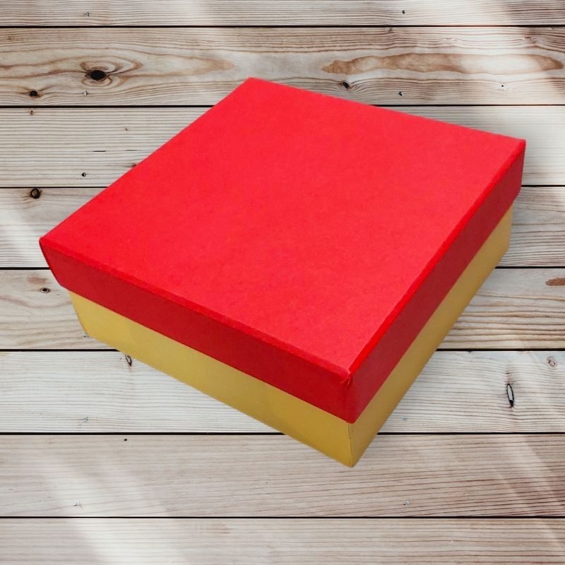 

kotak Kado Premium 20x20x8 Mekun