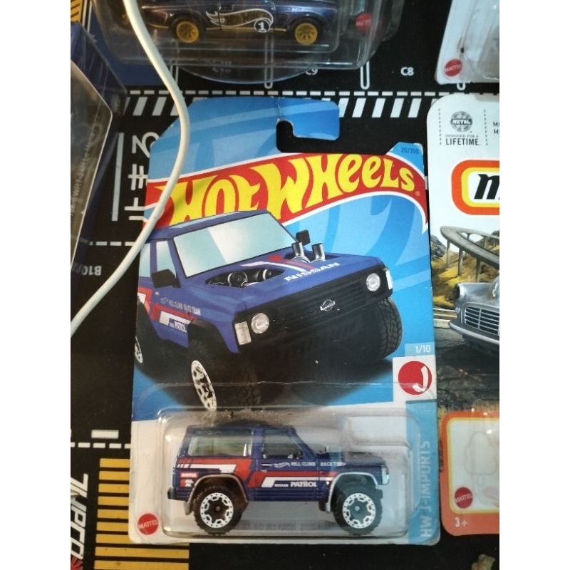 Hotwheels nissan patrol custom