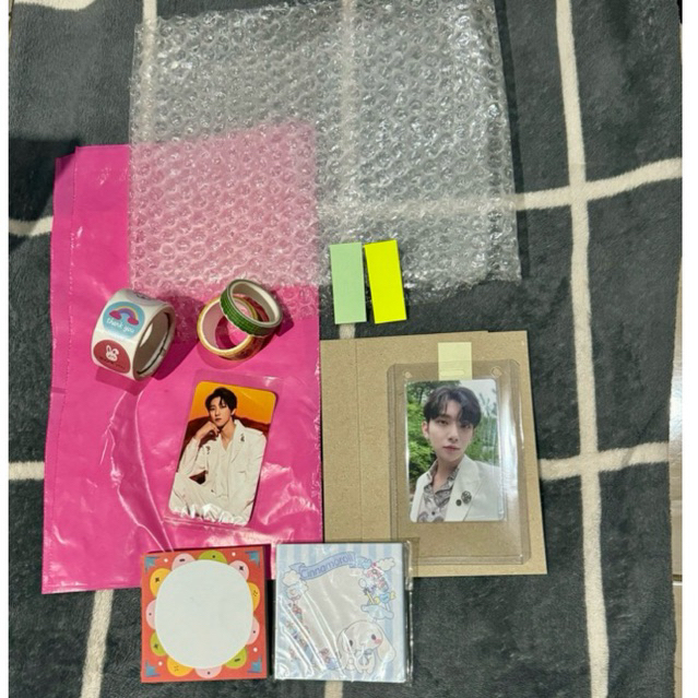 

JUAL Paket packing photocard safety (bubble wrap, polymailer, yellow board)