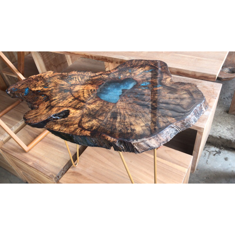 meja kopi seni combinasi resin dan kayu
