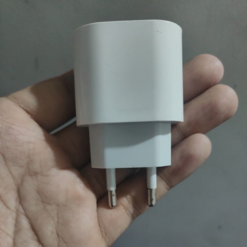 KEPALA CHARGER IPHONE 20 WATT IPHONE ORIGINAL CAS IPHONE