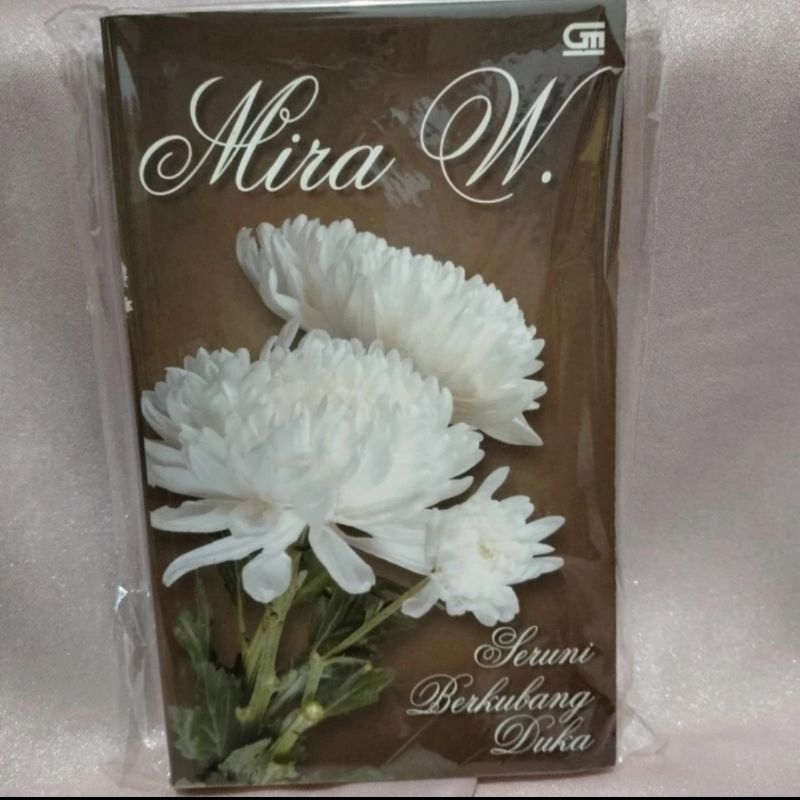Buku Novel (Preloved) Seruni Berkubang Duka Mira W